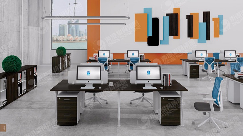 屏風辦公桌更適合這類辦公空間，辦公室裝修如何選擇屏風辦公桌？